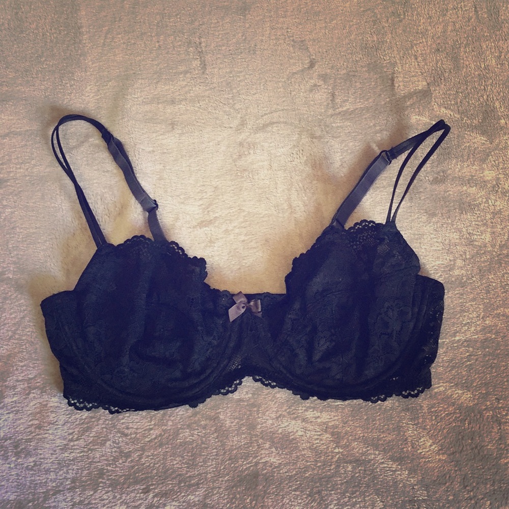VICTORIAS SECRET Black Lace Bra